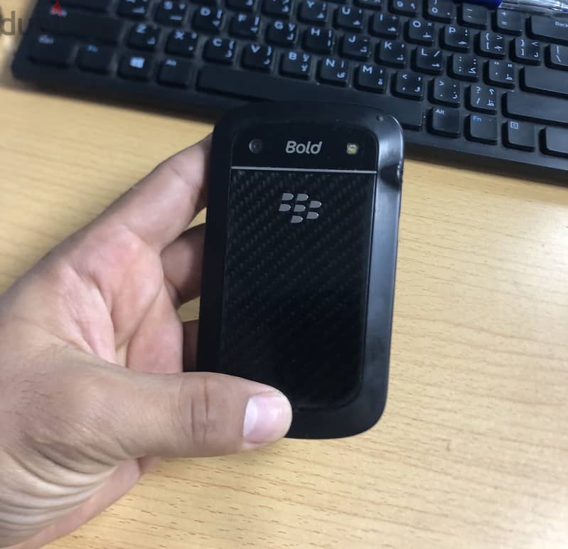 Black berry bold excellent condition 1