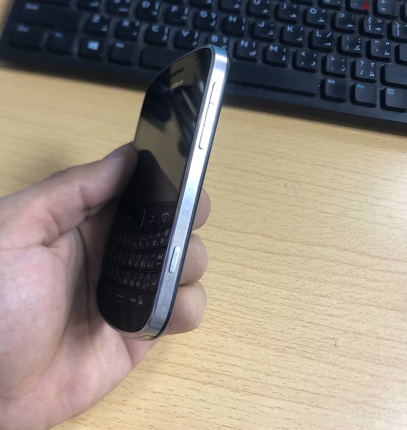 Black berry bold excellent condition 3