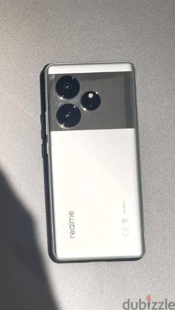 Realme GT 6 1