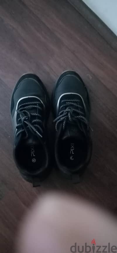 pixi size 39,     like new