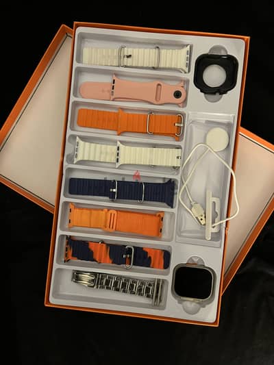 ساعة سمارت Y80 Ultra 2 بحالة الزيرو مع 8 سترابات