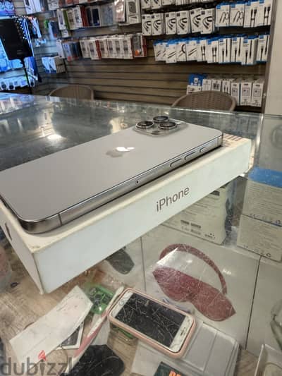 Apple - iPhone 16 Pro Max