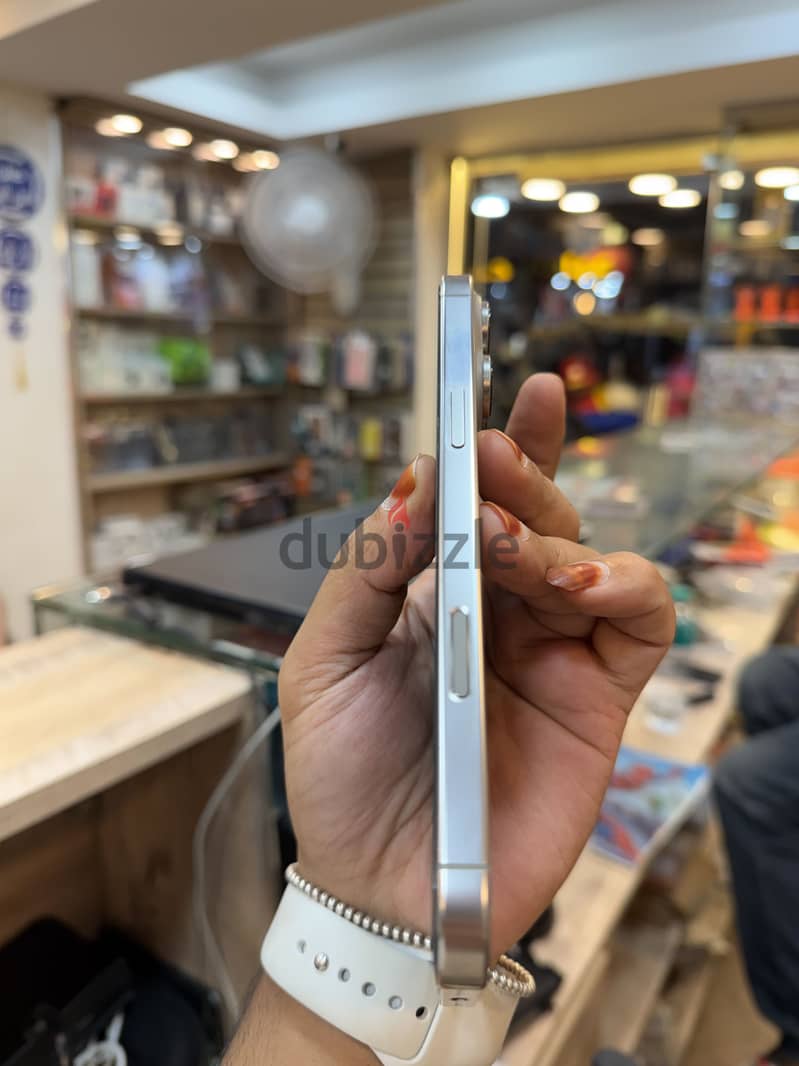 Apple - iPhone 16 Pro Max 3