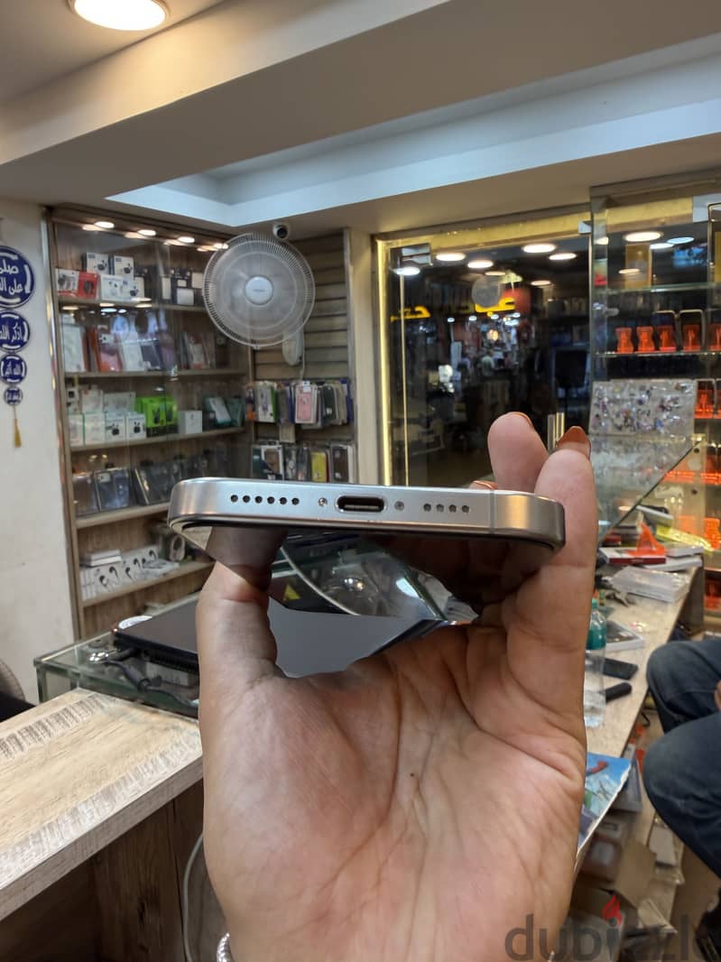 Apple - iPhone 16 Pro Max 5