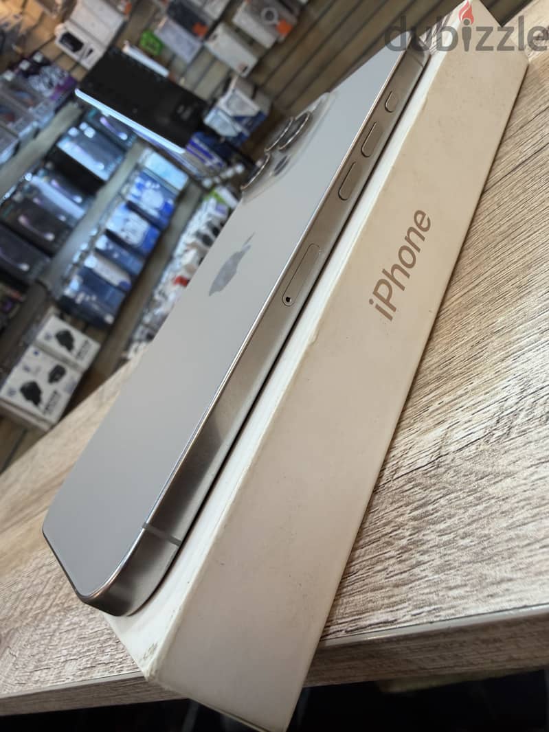 Apple - iPhone 16 Pro Max 6