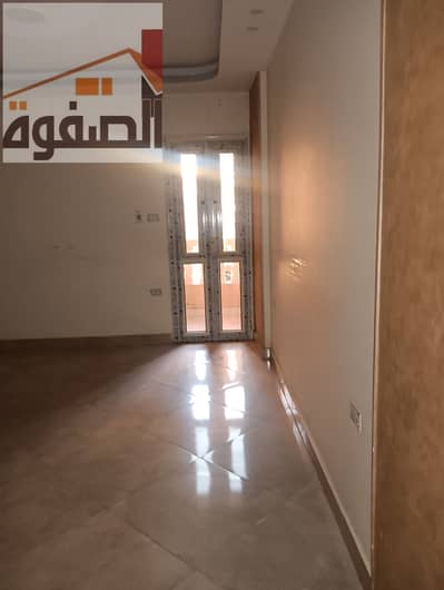 Apartment for rent empty in Al-Mi'raj