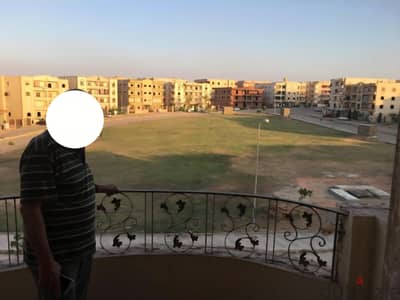 فرصة لا تتكرر في الحي الثالث بمدينة العبور. . لسرعة البيع