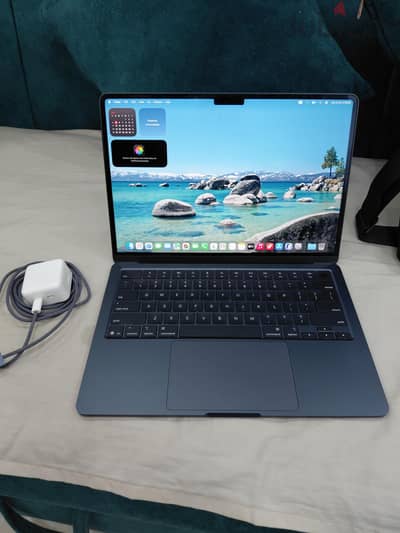 MacBook Air M4 2025 Ram 16 Hard 512 Like New