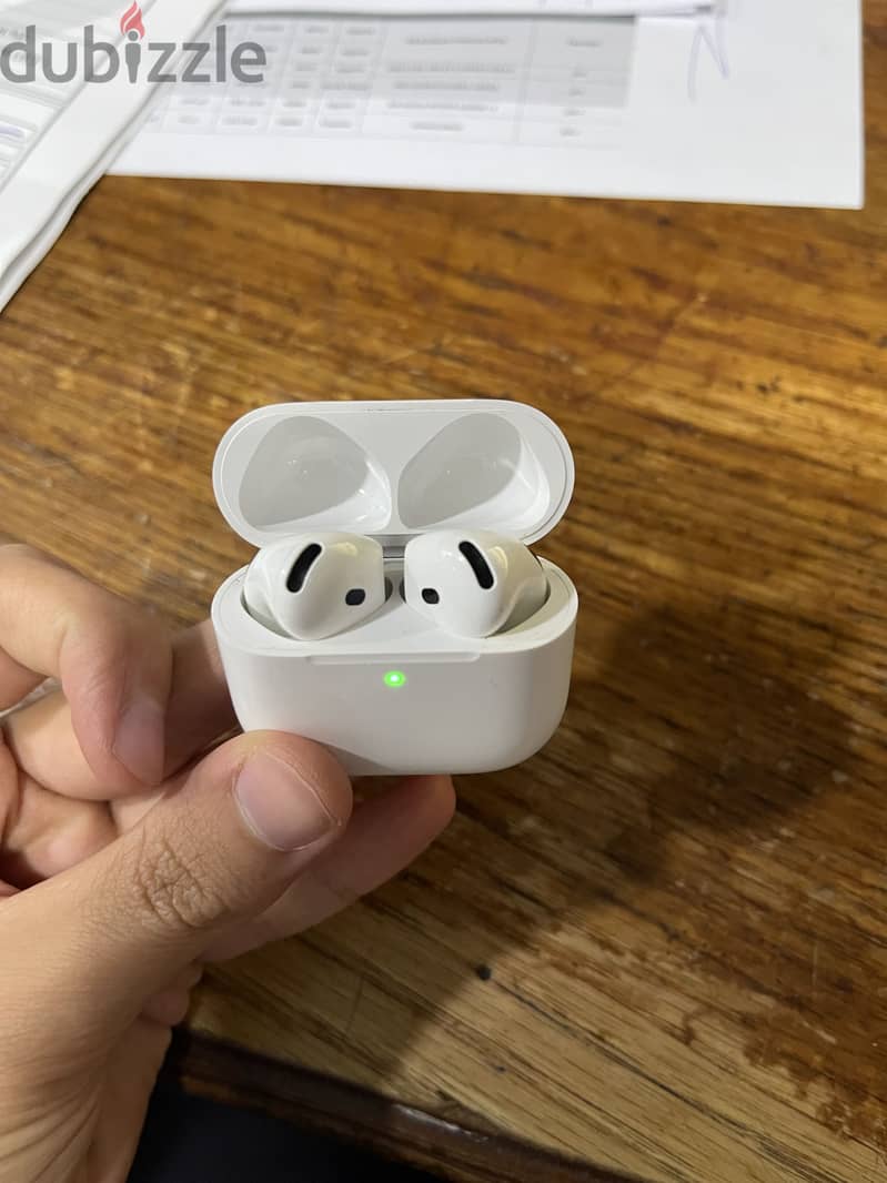 Apple AirPods 4 2