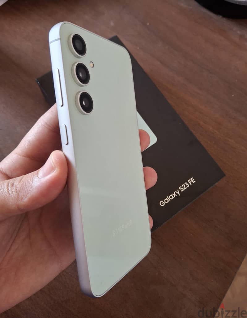 Samsung S23 FE 1
