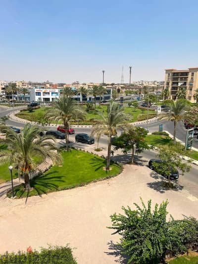 بمدينة الرحاب للإيجار شقه قانون 162 متر  فيو ميدان السوق الشرقي