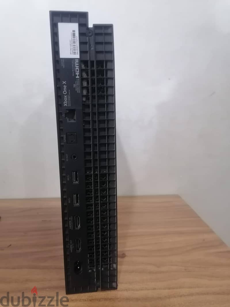 Xbox one x 4