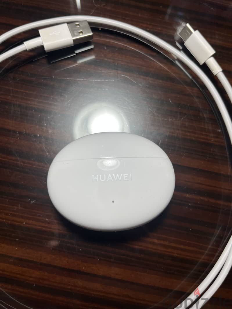 Huawei FreeBuds 4i – Excellent Condition 1