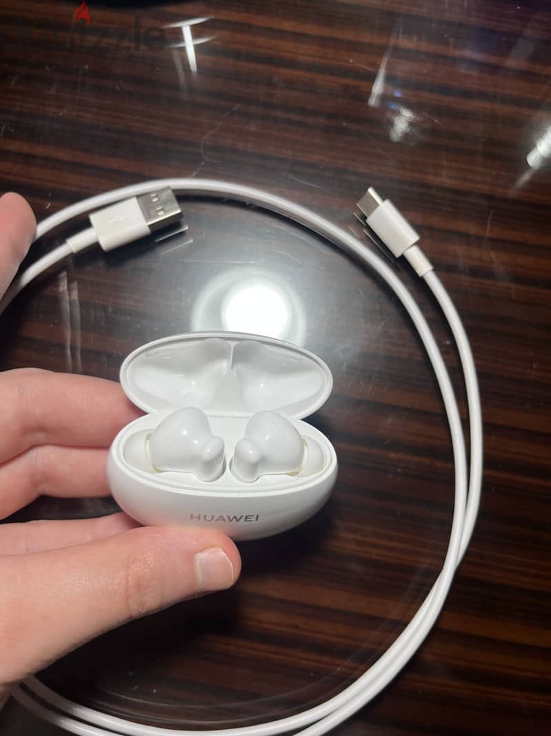 Huawei FreeBuds 4i – Excellent Condition 3