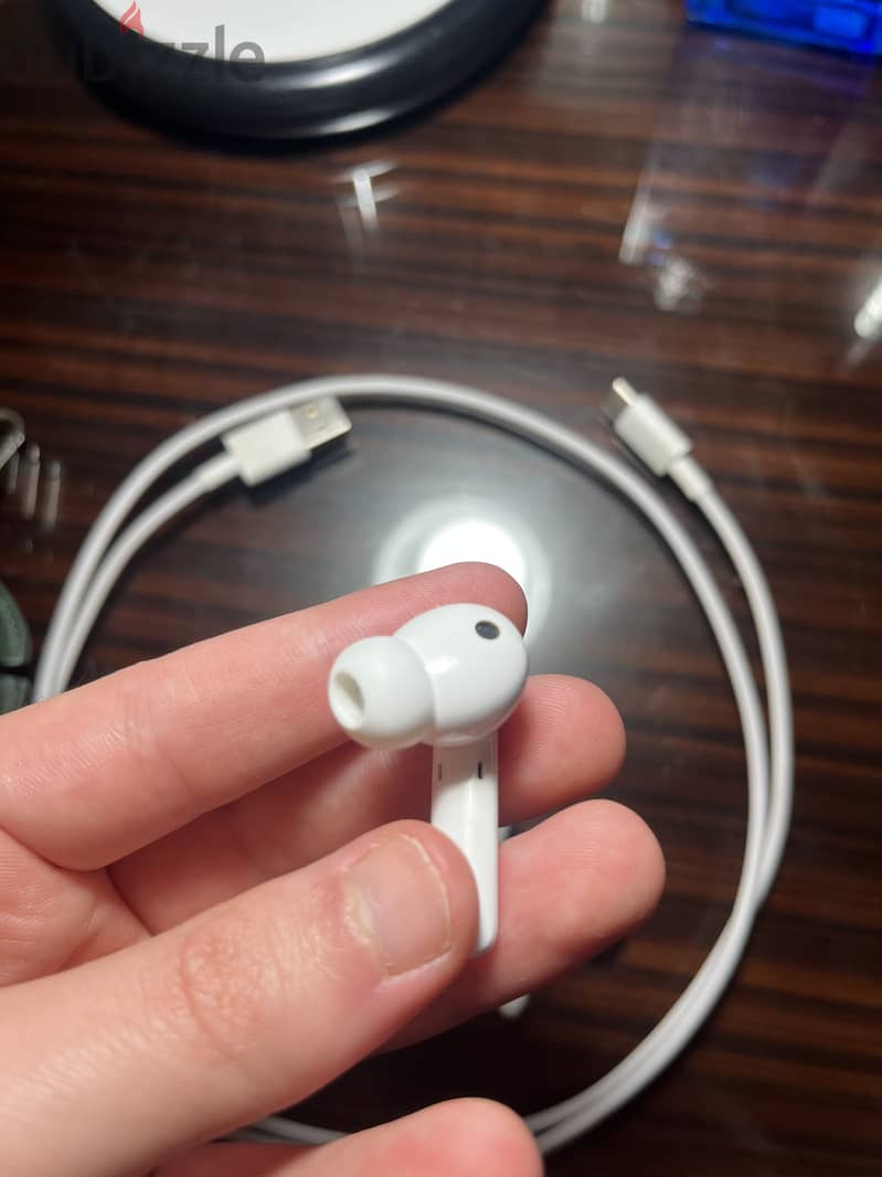 Huawei FreeBuds 4i – Excellent Condition 5