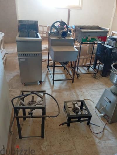 عدة مطعم  بحالة جيدة