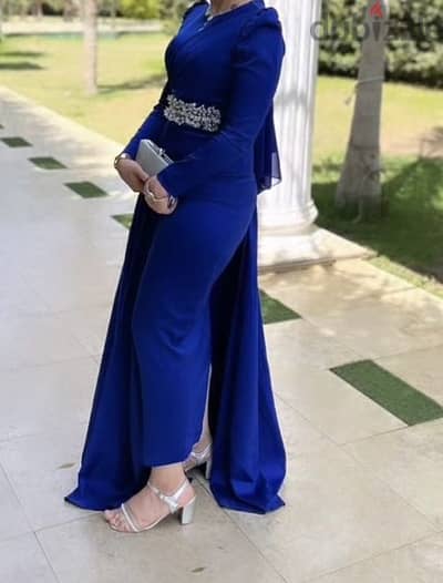 Blue dress