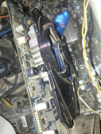 كارت شاشه HD 7700 2GB amd
