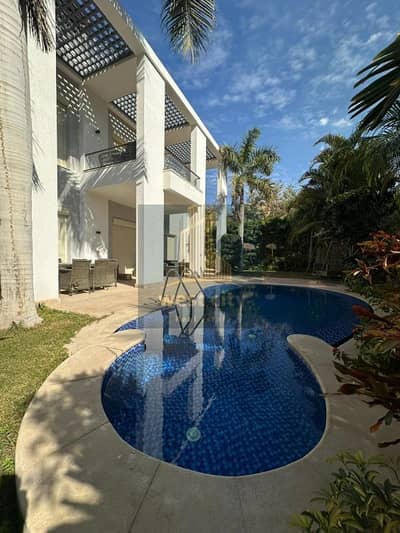 فيلا تشطيب حديث بحمام سباحة للبيع في كمبوند اليجريا سوديك الشيخ زايد