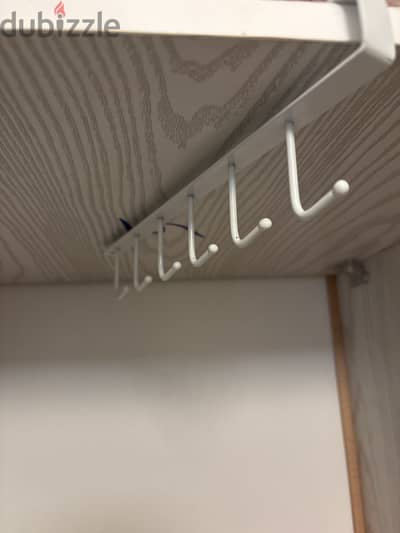 Steel closet hanger