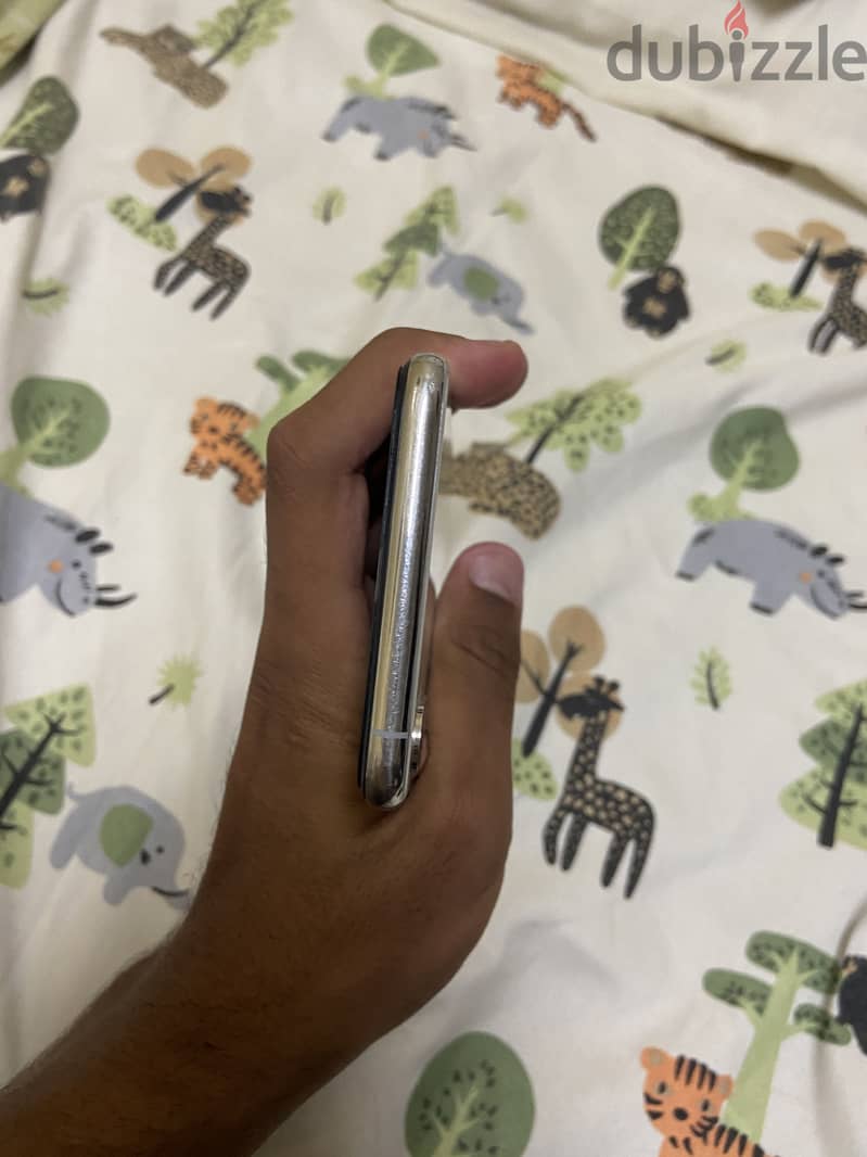Apple - iPhone XS Max 1