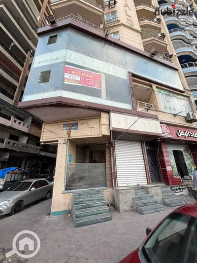 لراغبى التميز - للبيع - محل 300 متر ( دورين و 2 ابواب )  بموقع نادر ومتميز (بميامي عالبحر مباشرة ) امام بئر مسسعود