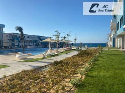 باقل من سعر الماركت لسرعه البيع شاليه بجاردن تشطيب كامل بالفرش Sea View ريسيل فوري في فوكا باي الساحل الشمالي بتقسيمه مميزة جاهز للمعاينه و الاستلام