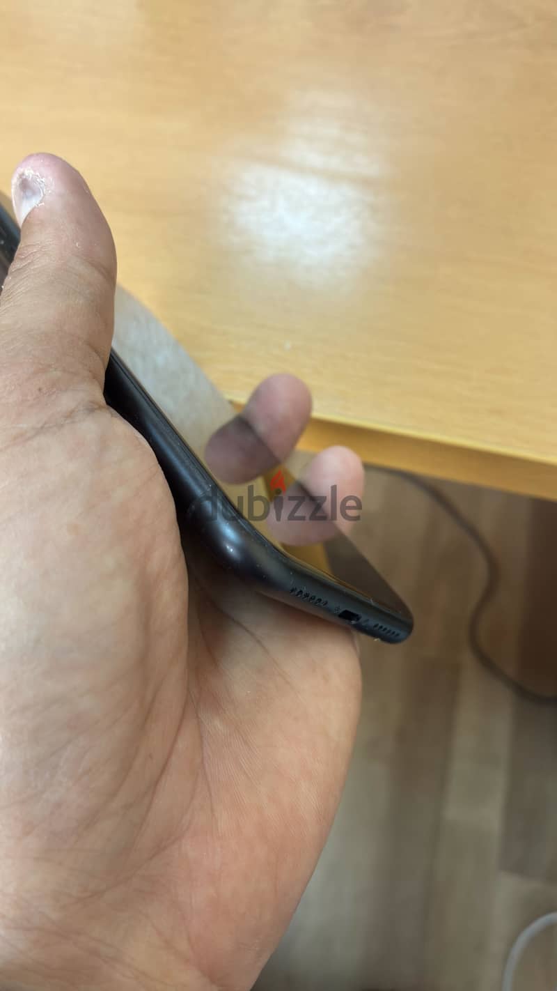 Apple - iPhone XR 1