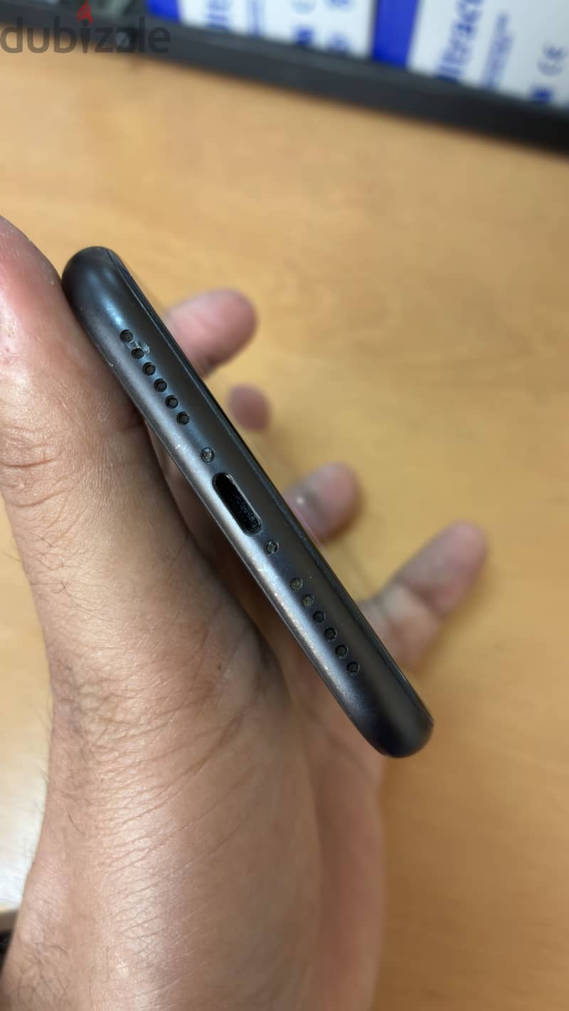 Apple - iPhone XR 3
