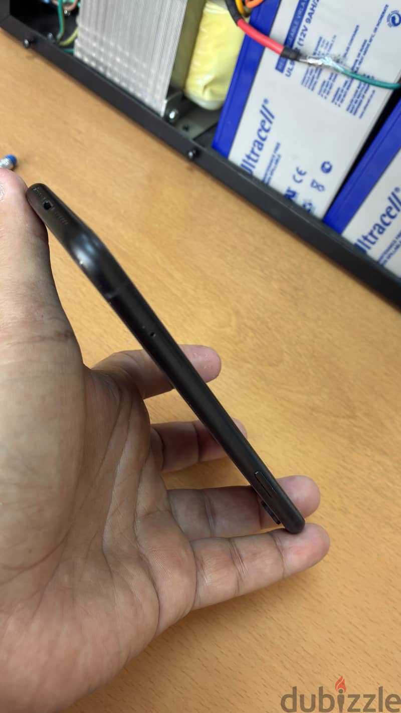 Apple - iPhone XR 4