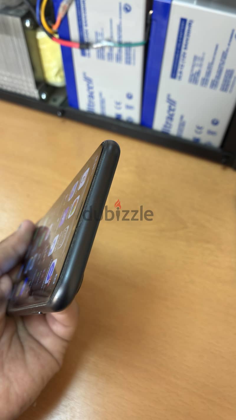 Apple - iPhone XR 5