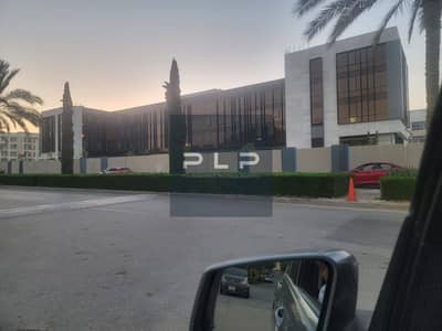 Shop for rent in Mivida Compound at Linea Mall, Fifth Settlement. Suitable for a café or restaurant with a prime view, golden square location. Shop for rent in Mivida Compound at Linea Mall, Fifth Settlement. Suitable for a café or restaurant with a prime view, golden square location.