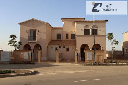 Lowest price twin house 450m² with installments available - City Gate, Fifth Settlement, open view landscape, with a distinctive layout ready for view