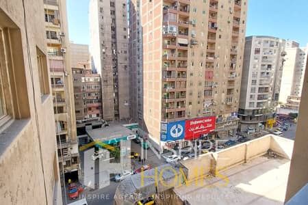 استمتع بالسكن في شقة مفروشة بموقع مميز على ش جمال عبدالناصر
