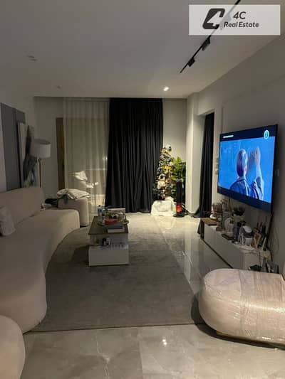 شقه متشطبه بالكامل ريسيل جاليريا مون فالي التجمع الخامس باقل اوفر ف الماركت بتقسيمه مميزه open view landscape جاهزه للسكن