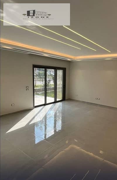 شقة أرضي بحديقة للإيجار في Eastown القاهرة الجديدة 182م + حديقة 70م 3 غرف نوم 3 حمامات