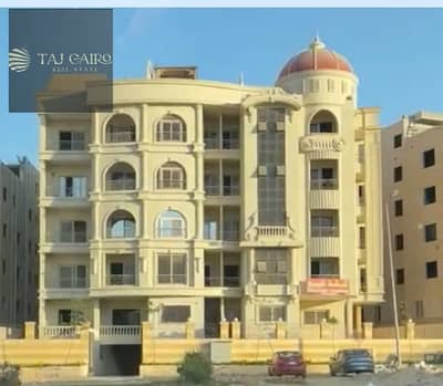 Apartment for sale in Al-Lotus: 168 sqm, featuring 3 bedrooms, 2 bathrooms, and a large north-facing reception area. Immediate delivery; Apartment for sale in Al-Lotus: 168 sqm, featuring 3 bedrooms, 2 bathrooms, and a large north-facing reception area. Immediate delivery;