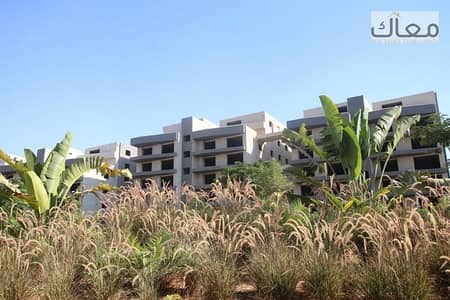Apartment 157 sqm, first floor with only 10% down payment and the rest over 8 years in a compound already inhabited, with a 50% cash discount, and you can pay in installments over 6 months.