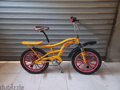 عجلة BMX مقاس 24 بحالة ممتازة – لون أصفر مميز