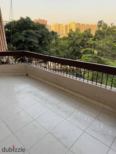 Apartment for sale in Zahraa El Maadi, second phase, next to Vodafone and Oscar, 140 square meters
