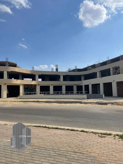 Shop for sale, ready for immediate handover, in a prime, upscale location in Sheikh Zayed.