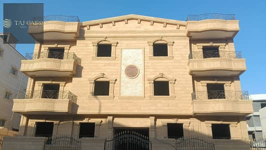 An exceptional investment and residential opportunity in one of the Fifth Settlement’s most prestigious neighborhoods: a 280m² apartment featuring a s