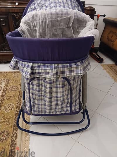 سرير اطفال هزاز