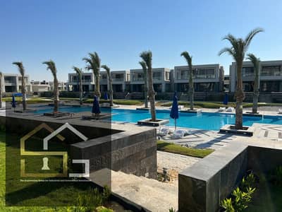 توين هاووس مميز متشطب للبيع في لافيستا راس الحكمة صف رابع من البحر
