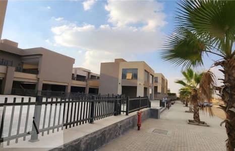 مطعم للبيع في VGK بموقع مميز ومساحة خارجية رائعة