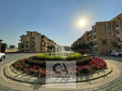 Penthouse for sale Ready to move  with a 25% cash discount in Stone Residence compound in the heart of New Cairo overlooking the landscape