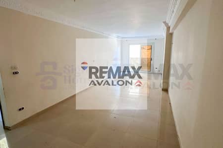 Apartment for sale 170 m Sporting ( steps from the sea )