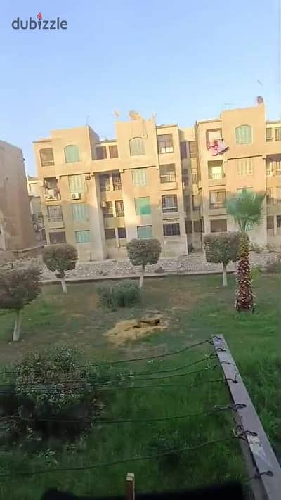 لسرعة البيع بإسكان الشباب بالتجمع الثالث شقة 100م دور أول سوبر لوكس