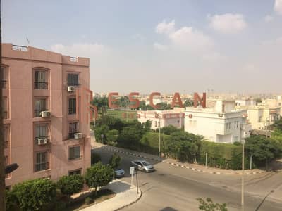 بسعر لقطه متاح للايجار مفروش في مدينة الرحاب شقه ٩٠ متر طابق تالت مكيفه بالكامل ومفروشه