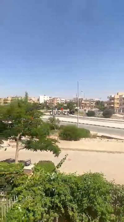 فيلا توين هاوس للبيع الحي الاول شرق نص تشطيب